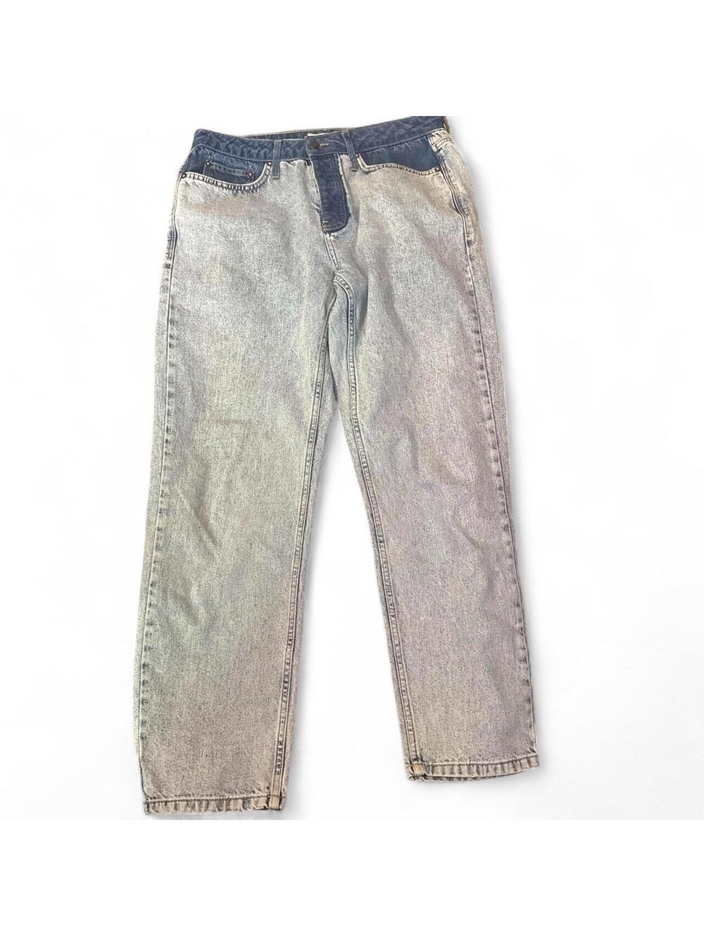 Topman Light wash blue jeans with a relaxed fit